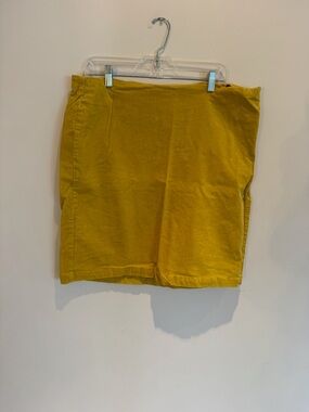 Women’s Mustard Yellow Corduroy Mini Knee Length Skirt with Size Zipper, Size 16